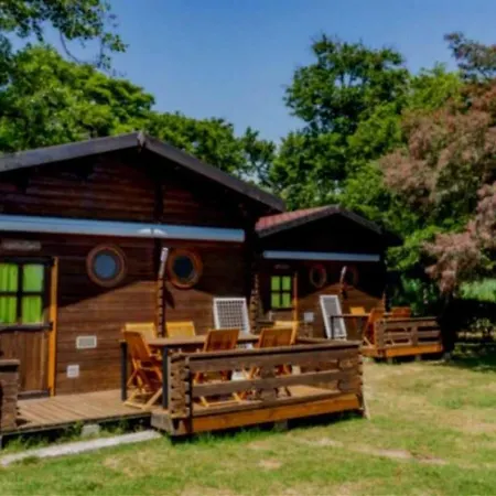 - Piscine - Eeig0e Camping